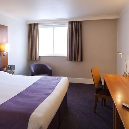 Premier Inn Tonbridge Kültér fotó