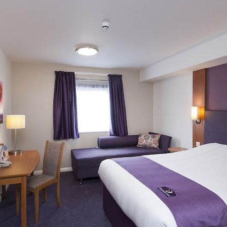 Premier Inn Tonbridge Kültér fotó