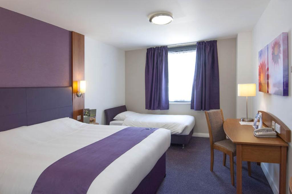 Premier Inn Tonbridge Szoba fotó