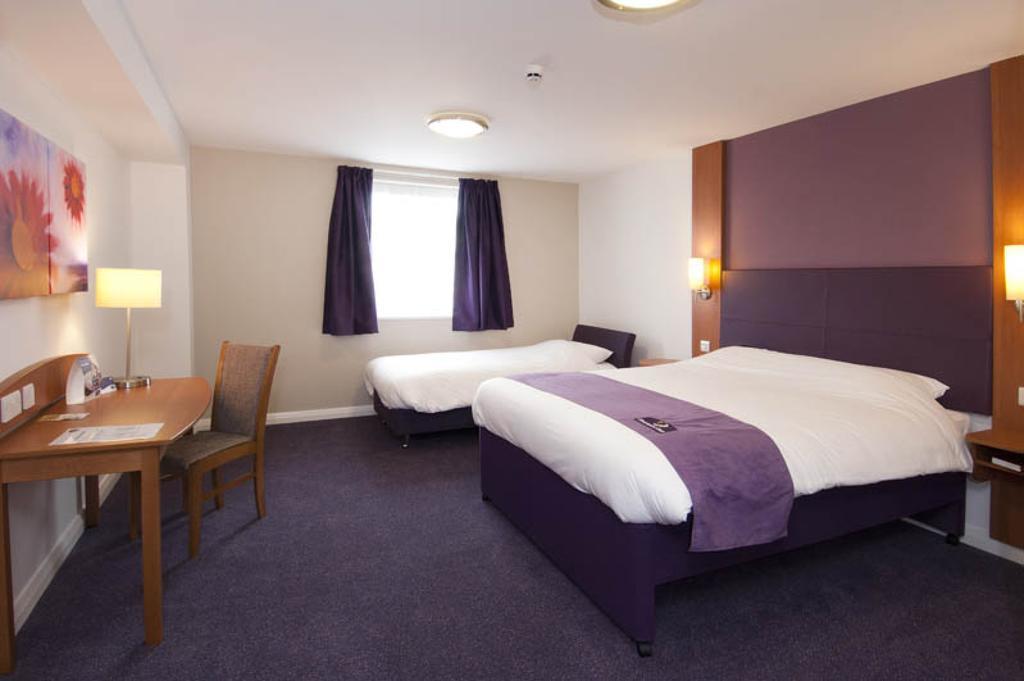 Premier Inn Tonbridge Szoba fotó