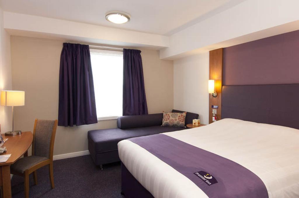 Premier Inn Tonbridge Szoba fotó