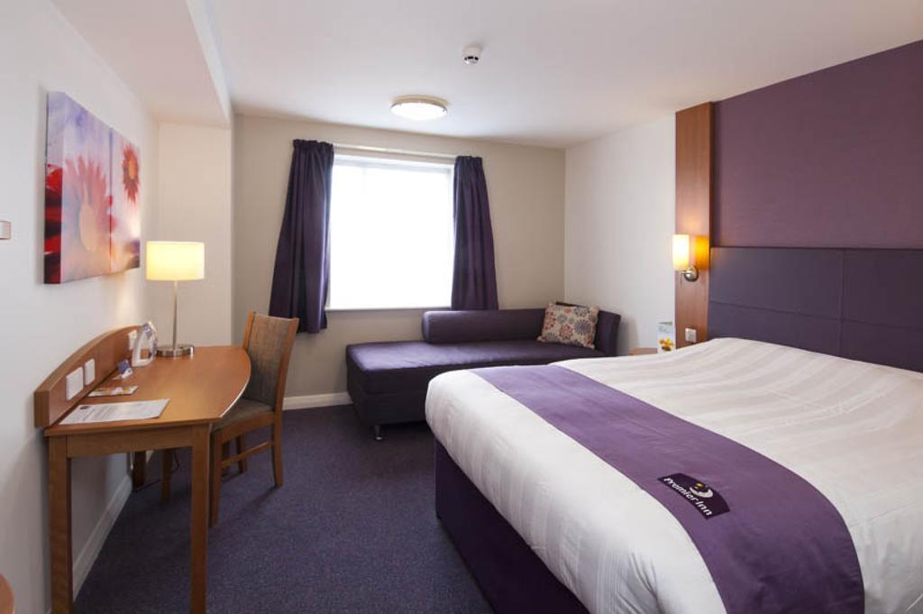 Premier Inn Tonbridge Szoba fotó