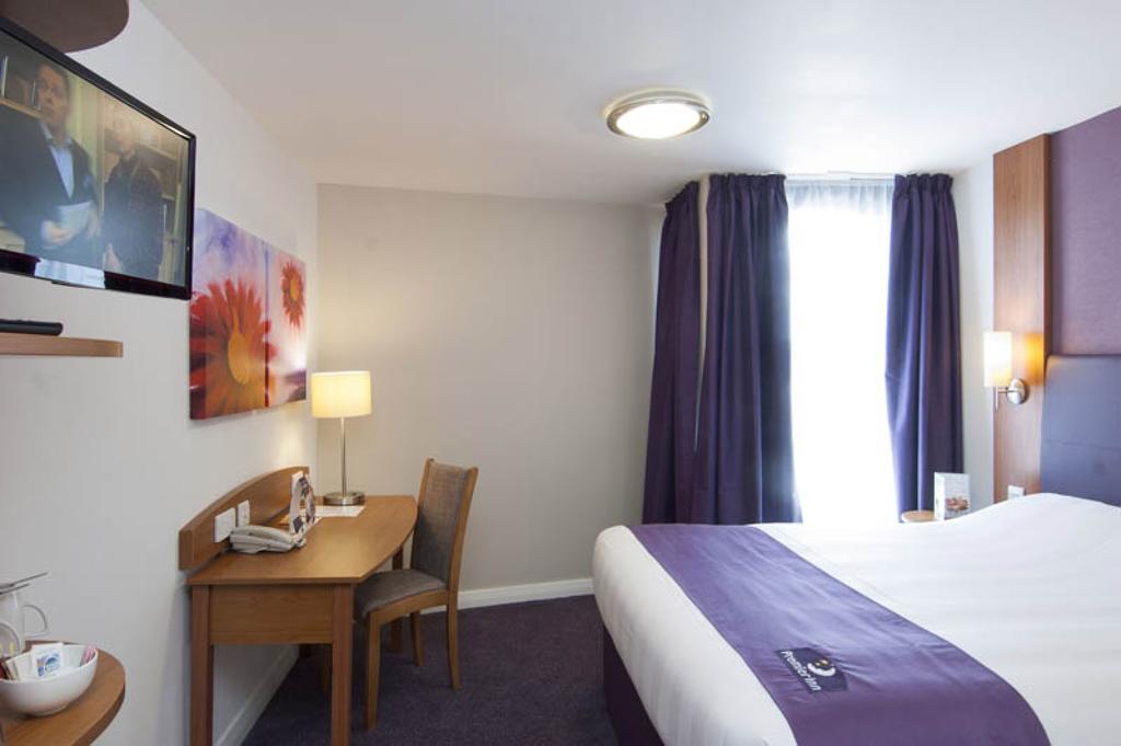 Premier Inn Tonbridge Szoba fotó