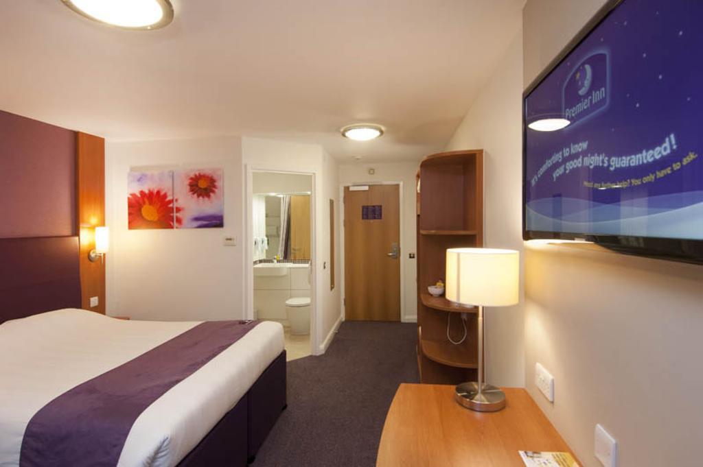 Premier Inn Tonbridge Kültér fotó
