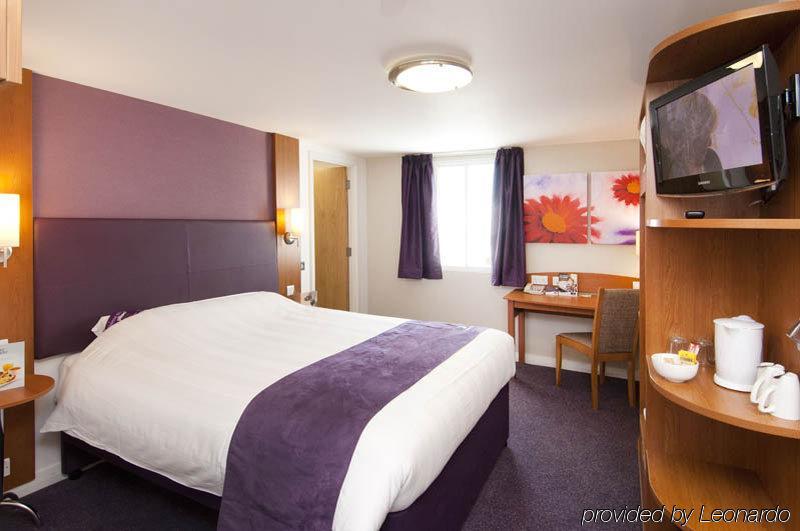 Premier Inn Tonbridge Kültér fotó