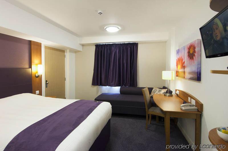Premier Inn Tonbridge Kültér fotó