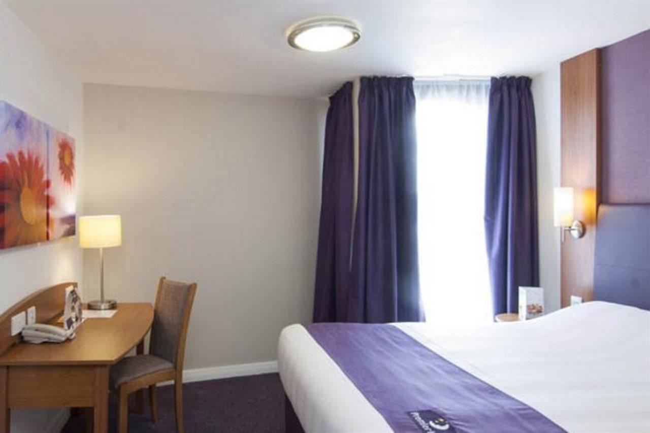 Premier Inn Tonbridge Kültér fotó
